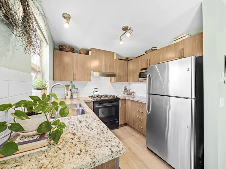 306-700 Klahanie Drive, Port Moody, BC, V3H 5L3 - 11
