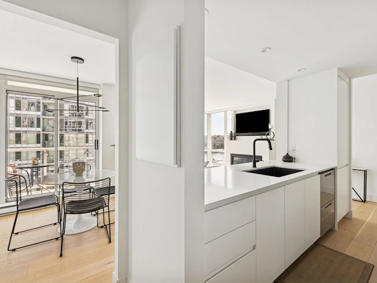 801-1077 Marinaside Crescent, Vancouver, BC, V6Z 2Z5 - 16