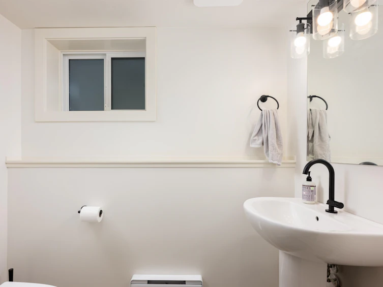 3011 W 7th Avenue, Vancouver, BC, V6K 1Z7 - 26