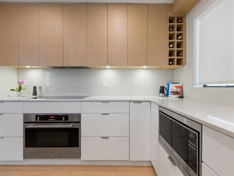 301-1350 Comox Street, Vancouver, BC, V6E 4E1 - 4