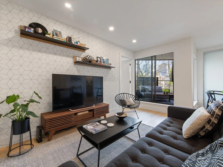 301-1350 Comox Street, Vancouver, BC, V6E 4E1