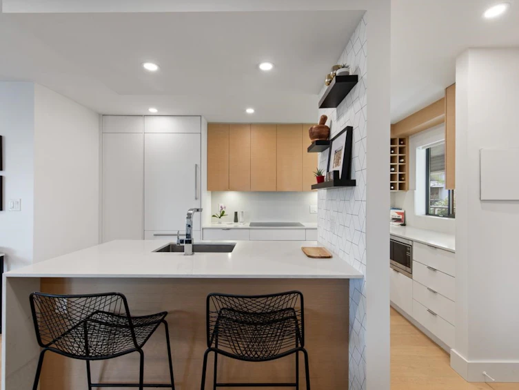 301-1350 Comox Street, Vancouver, BC, V6E 4E1 - 3