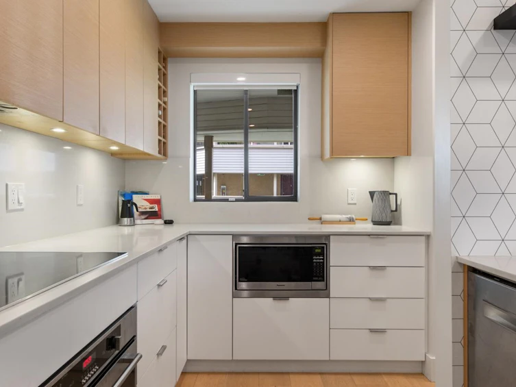 301-1350 Comox Street, Vancouver, BC, V6E 4E1 - 6
