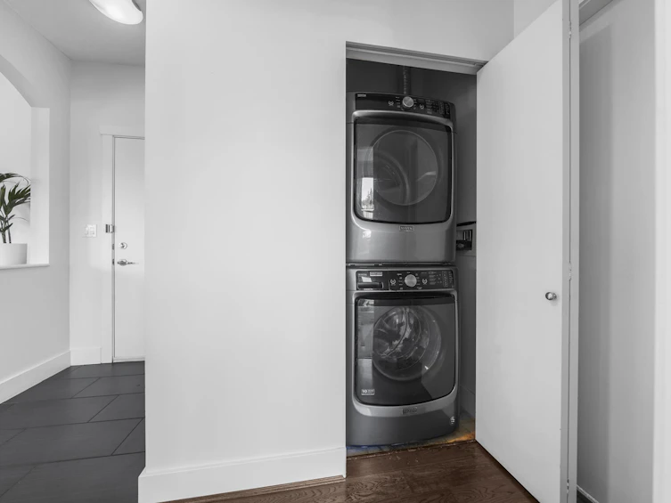 401-7428 Byrnepark Walk, Burnaby, BC, V3N 0B4 - 30