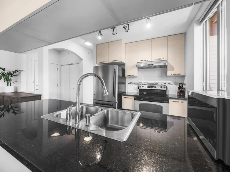 401-7428 Byrnepark Walk, Burnaby, BC, V3N 0B4 - 18