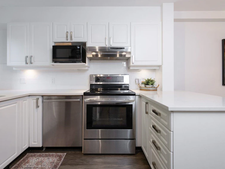 204-3600 Windcrest Drive, North Vancouver, BC, V7G 2S5 - 10
