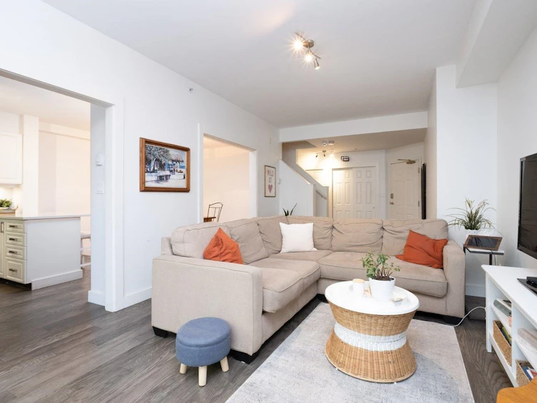 204-3600 Windcrest Drive, North Vancouver, BC, V7G 2S5 - 6