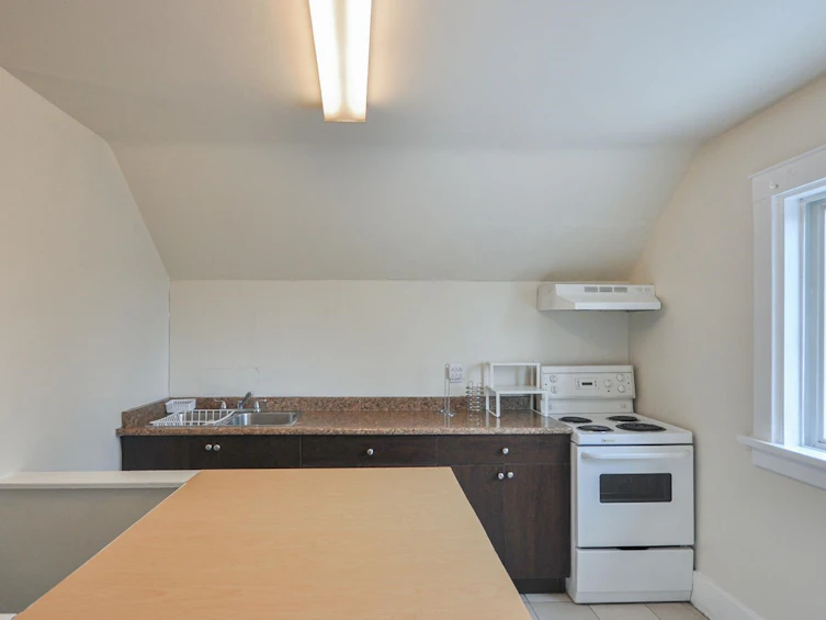1342 E 24th Avenue, Vancouver, BC, V5V 2B7 - 28