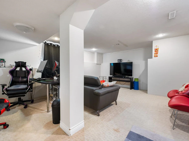 5957 Carson Street, Burnaby, BC, V5J 2Z8 - 14