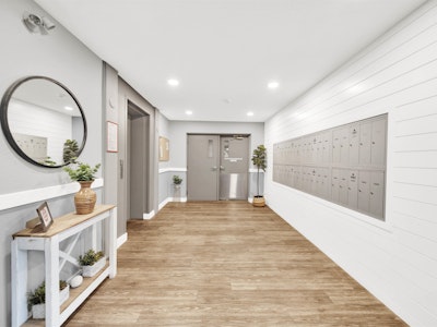 209-1830 E Southmere Crescent - 2