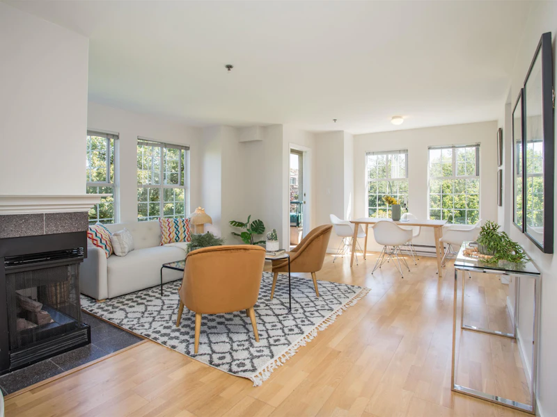 301 - 2091 Vine Street, Vancouver BC V6K 4P7