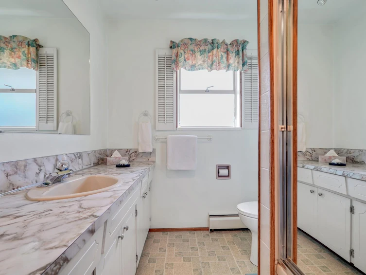 5551 4 Avenue, Delta, BC, V4M 1H2 - 37