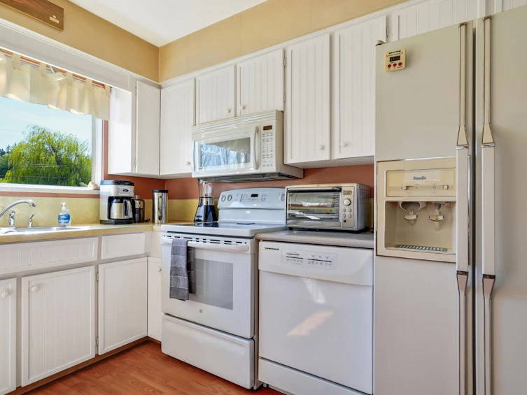 5551 4 Avenue, Delta, BC, V4M 1H2 - 17