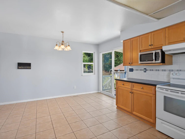 1018 Dory Street, Coquitlam, BC, V3C 4L2 - 14