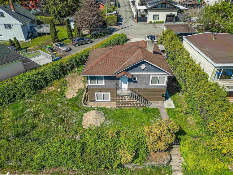 1715 SE Marine Drive, Vancouver, BC, V5P 2R7 - 3