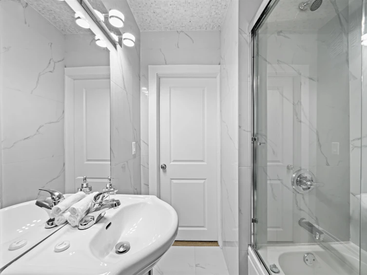1715 SE Marine Drive, Vancouver, BC, V5P 2R7 - 21
