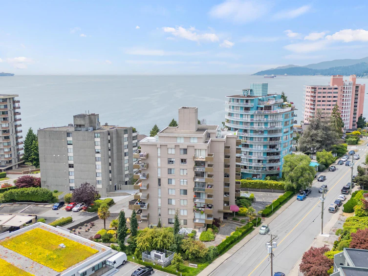 403-2150 Bellevue Avenue, West Vancouver, BC, V7V 1C3