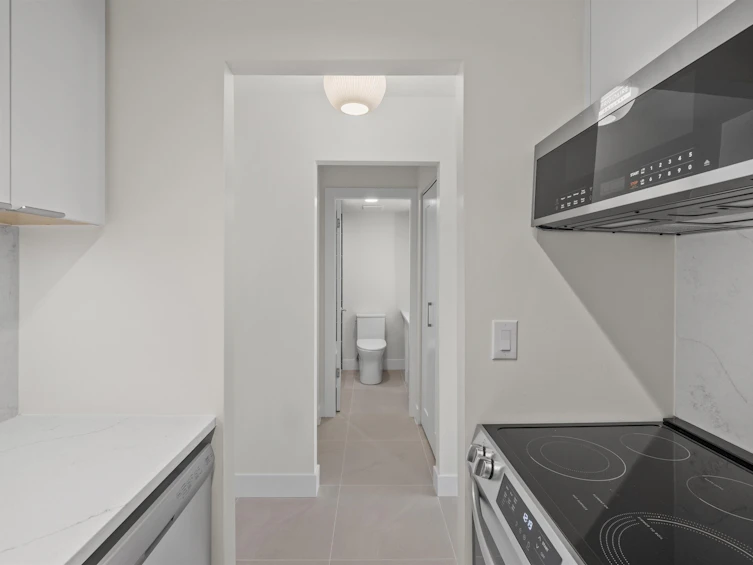 403-2150 Bellevue Avenue, West Vancouver, BC, V7V 1C3 - 6