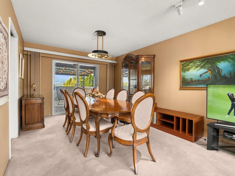 8915 Monroe Avenue, Burnaby, BC, V3N 4E7 - 8