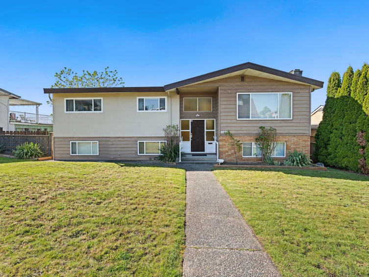 8915 Monroe Avenue, Burnaby, BC, V3N 4E7 - 2