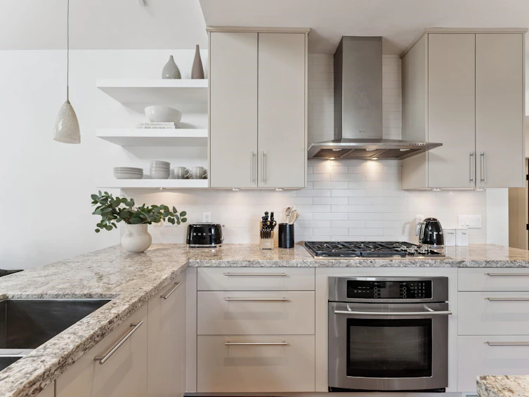 186 W Kings Road, North Vancouver, BC, V7N 2L8 - 9