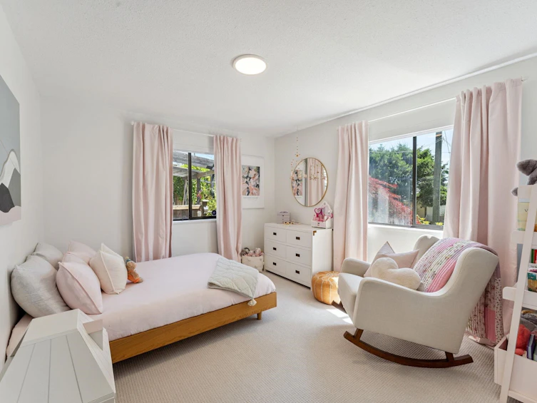 186 W Kings Road, North Vancouver, BC, V7N 2L8 - 23