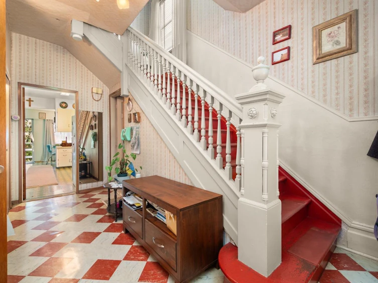 1524 William Street, Vancouver, BC, V5L 2R2 - 4