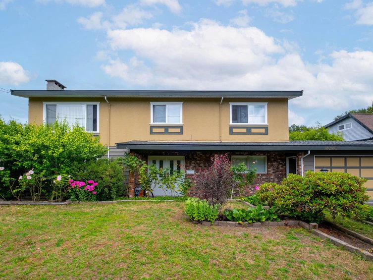 4842 Royal Oak Avenue, Burnaby, BC, V5G 3M7