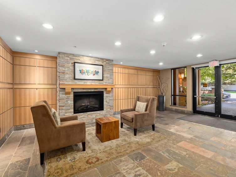 110-2601 Whiteley Court, North Vancouver, BC, V7J 2R7 - 32