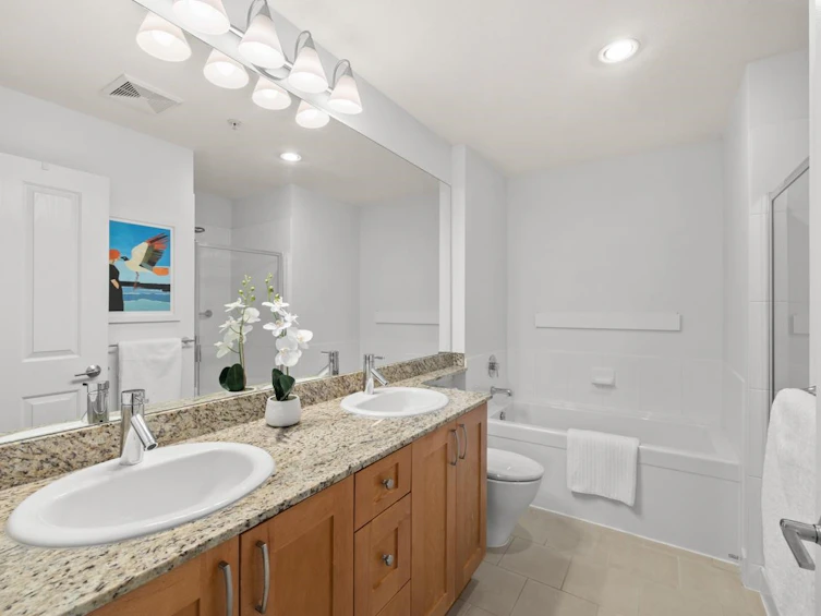 110-2601 Whiteley Court, North Vancouver, BC, V7J 2R7 - 12