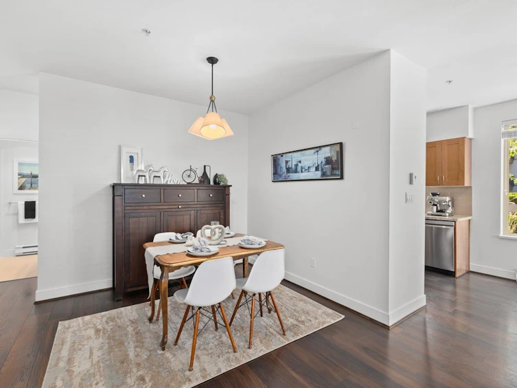 110-2601 Whiteley Court, North Vancouver, BC, V7J 2R7 - 6