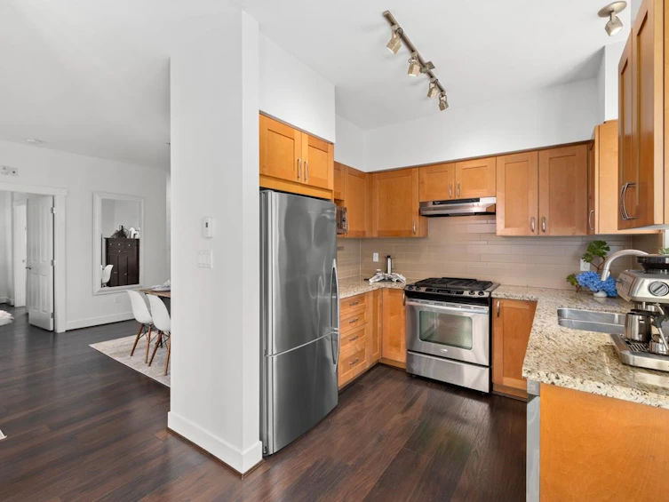 110-2601 Whiteley Court, North Vancouver, BC, V7J 2R7 - 18