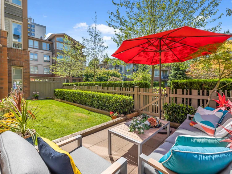 110-2601 Whiteley Court, North Vancouver, BC, V7J 2R7 - 25