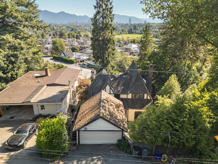 2806 W King Edward Avenue, Vancouver, BC, V6L 1T9 - 2