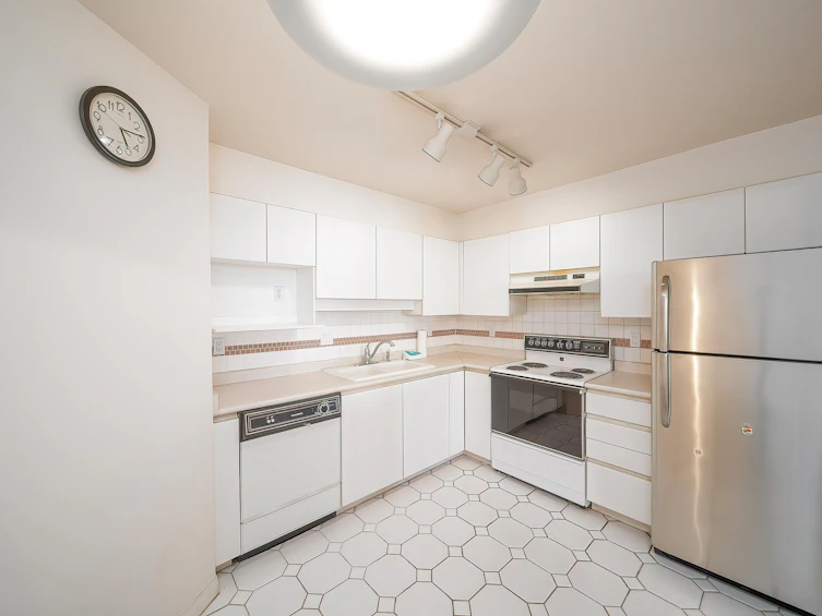 1002-1235 Quayside Drive, New Westminster, BC, V3M 6J5 - 12