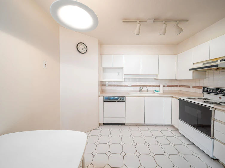 1002-1235 Quayside Drive, New Westminster, BC, V3M 6J5 - 11