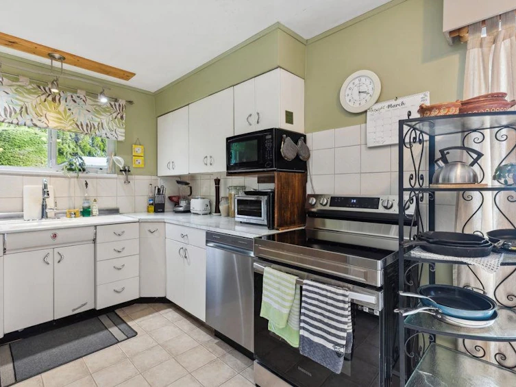 3820 Calder Avenue, North Vancouver, BC, V7N 3S3 - 6