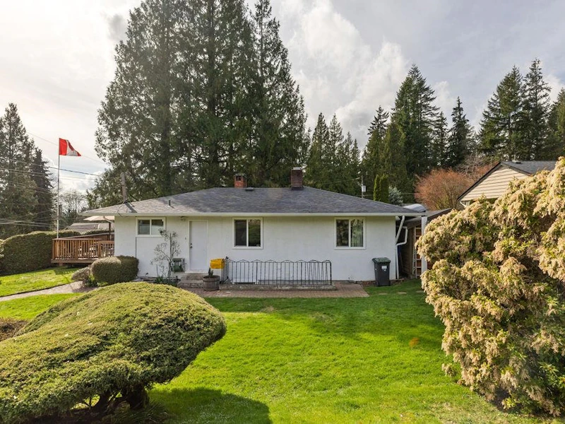 3820 Calder Avenue, North Vancouver BC V7N 3S3