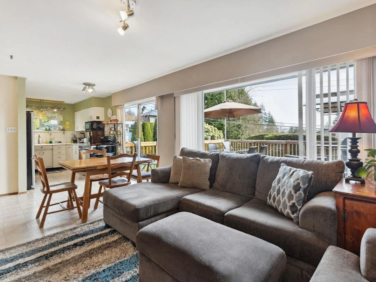 3820 Calder Avenue, North Vancouver, BC, V7N 3S3 - 4