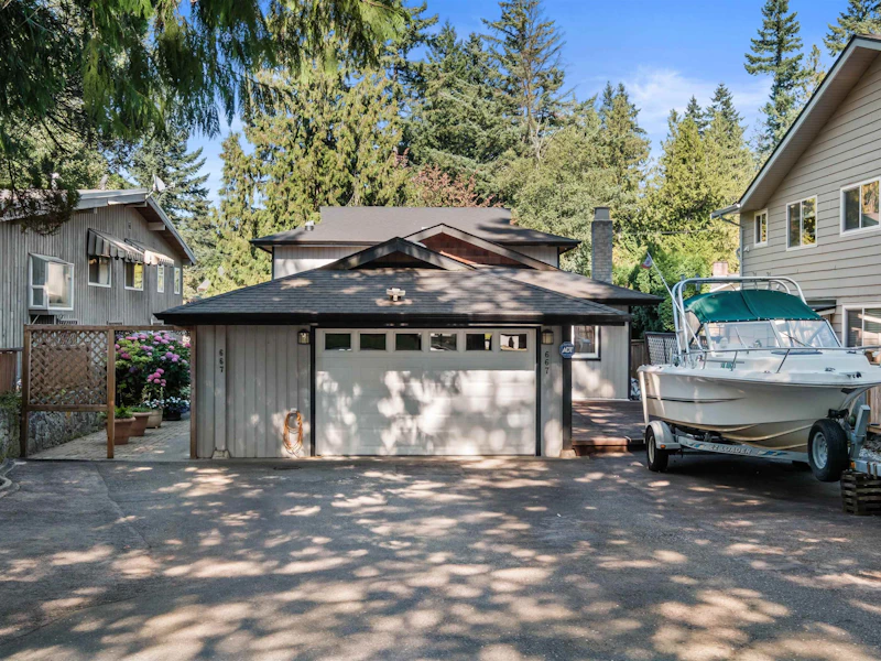 667 Lakeshore Drive, Coquitlam BC V3J 5E5