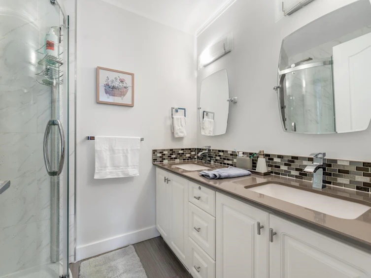 8577 Aquitania Place, Vancouver, BC, V5S 4V7 - 6