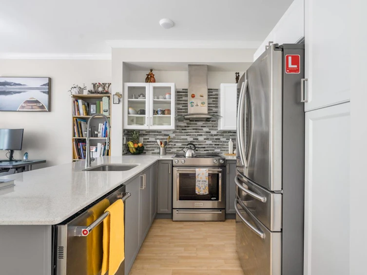 8577 Aquitania Place, Vancouver, BC, V5S 4V7 - 14