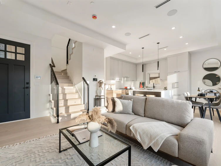 2-1259 Renfrew Street, Vancouver, BC, V5K 4C2 - 2