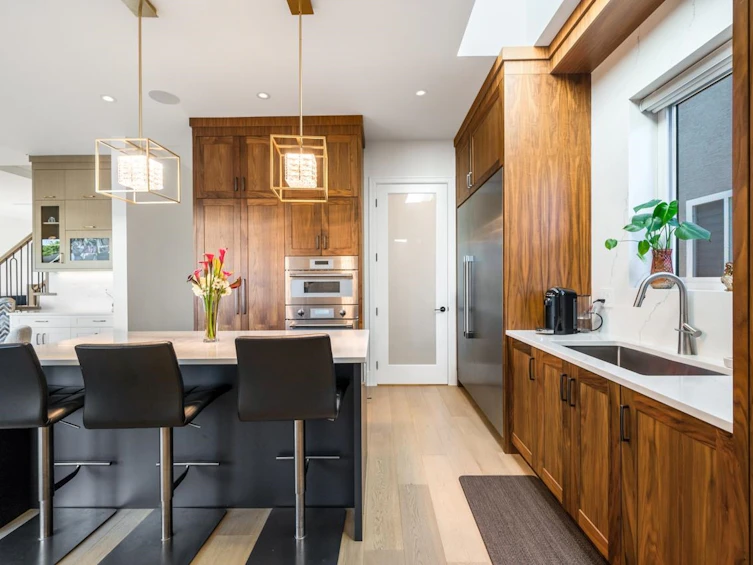 7662 French Street, Vancouver, BC, V6P 4V6 - 5