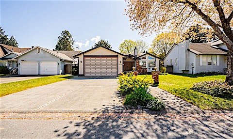 15266 97a Avenue, Surrey, BC, V3R 8P6