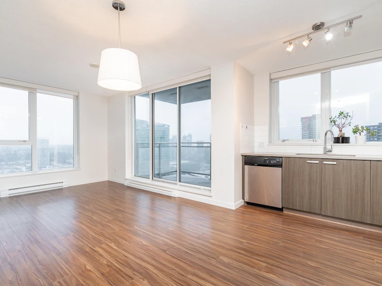 2709-13325 102a Avenue, Surrey, BC, V3T 0J5 - 7