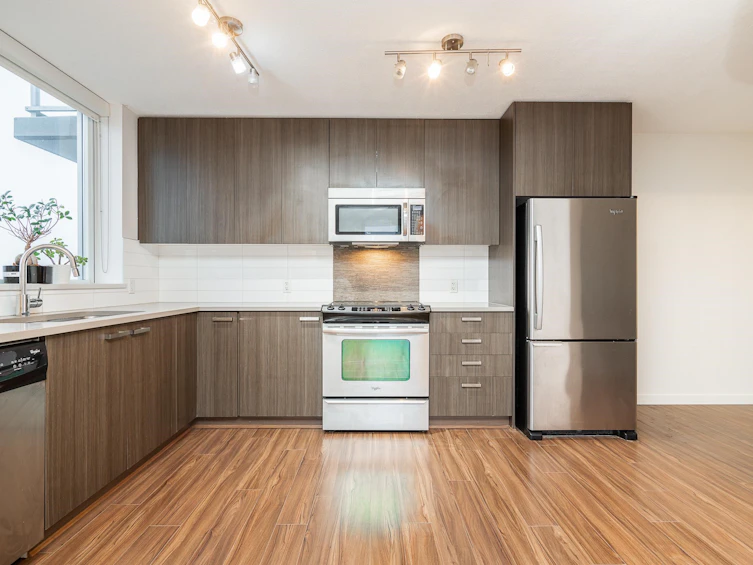 2709-13325 102a Avenue, Surrey, BC, V3T 0J5 - 2
