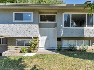 11415 87 Avenue - 5