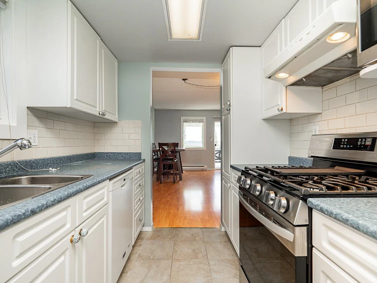 1028 Delestre Avenue, Coquitlam, BC, V3K 2G8 - 14