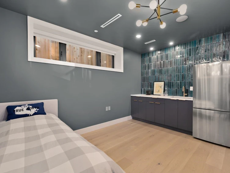 6408 Vine Street, Vancouver, BC, V6M 4B1 - 32